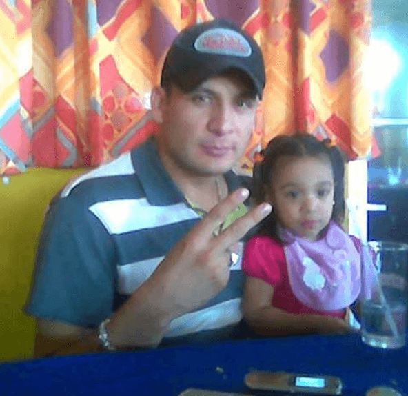 Valentina Elizalde grabó como carta de presentación un tema navideño, el cual asegura les cantaba su papá a ella y sus hermanas, de acuerdo con información de Univision Entretenimiento.