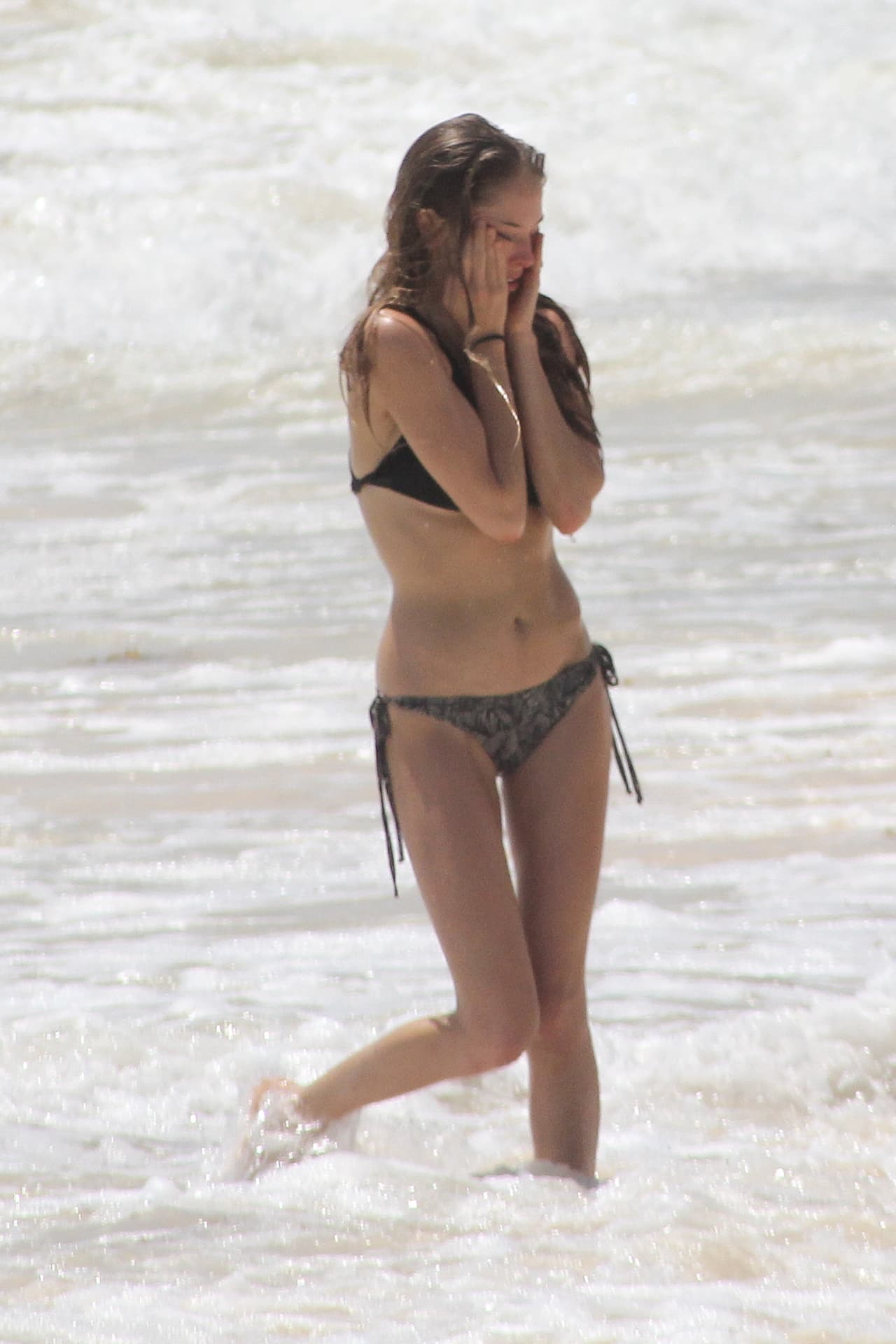 Los dos disfrutaron del mar un largo rato.