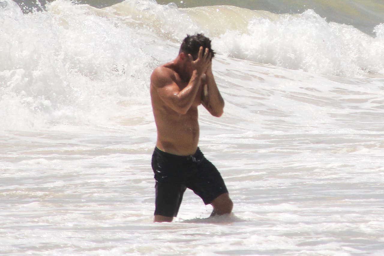 Ryan Phillippe en la playa