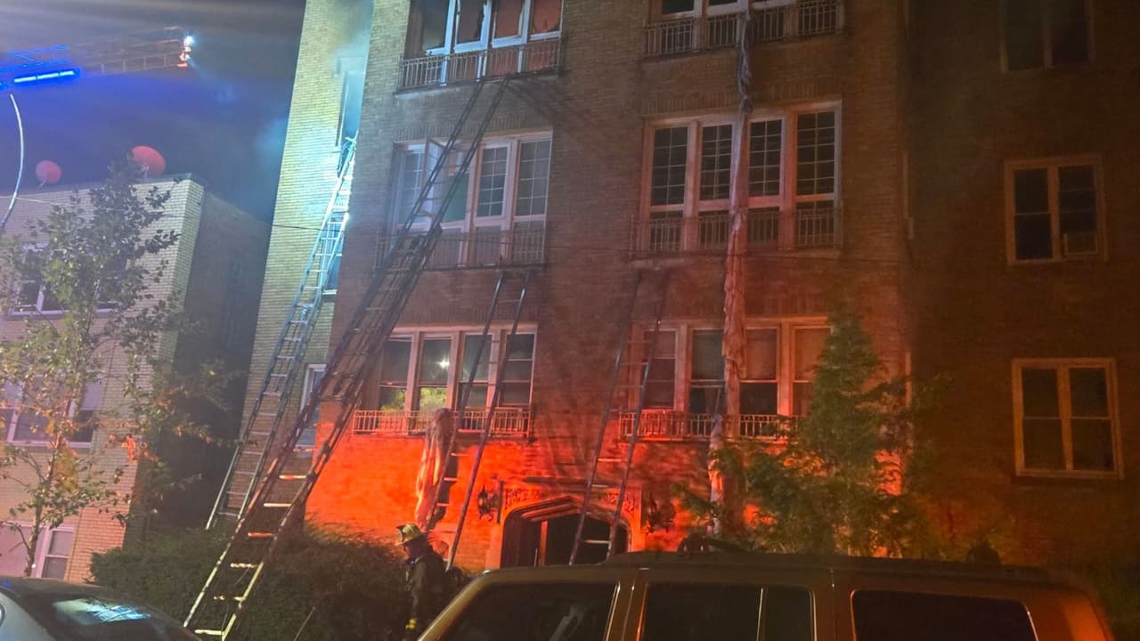 "No, manita, los niños están muertos", habla mujer que perdió su familia en incendio en el norte de Chicago