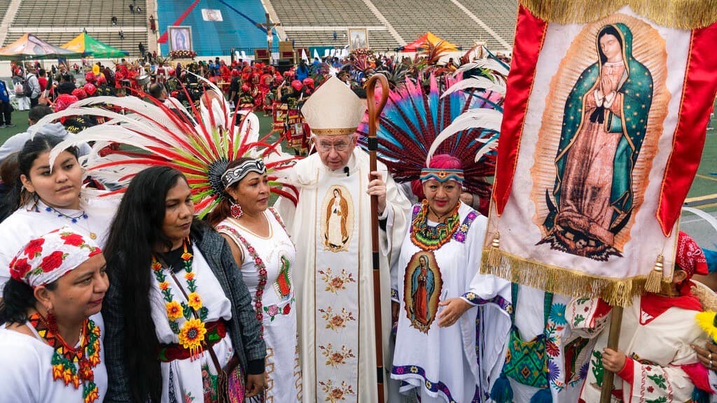 De Kali a la Virgen María: cómo las figuras de la madre y la maternidad han sido reverenciadas en las religiones del mundo