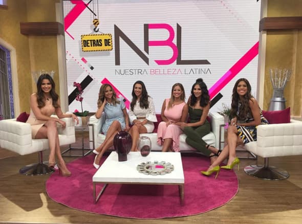 No cabe duda que las bellezas nunca faltan en esta casa.