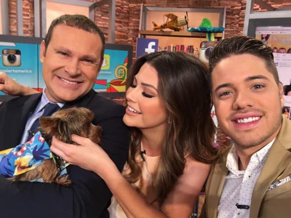 Tobi es una ternura, todos estamos felices con la llegada de este simpático cachorrito.