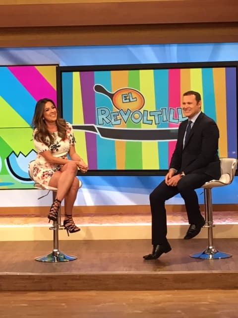 Nada como comenzar la mañana con un Revoltillo de chismes de los famosos. Maity es experta en mantenernos al tanto.