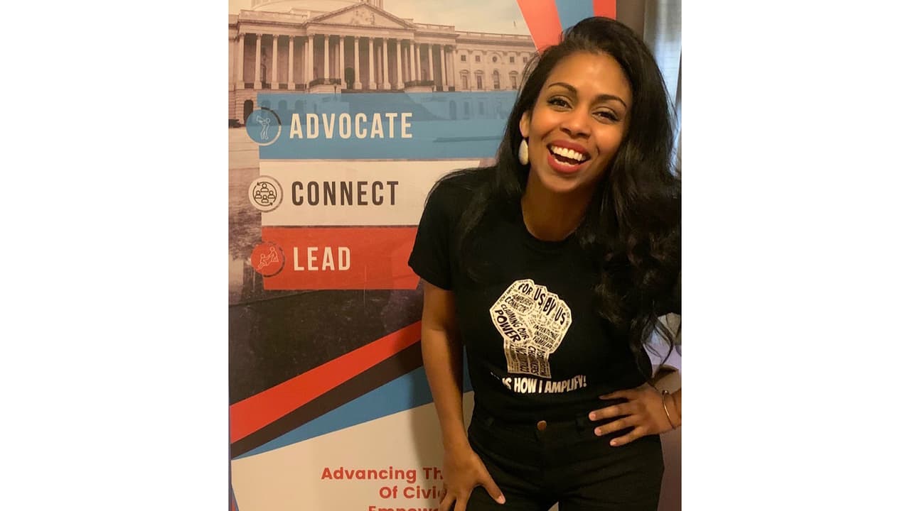 <h3 class="cms-H3-H3"><b>Rosario Ubiera-Minaya. Directora Ejecutiva de Amplify Latinx, organización no partidista de participación cívica en Massachusetts</b></h3>
<br>
<br>
<br>Voto y uso mi voz como líder afrolatinx en la comunidad latinx porque sé lo que está en juego si no se escuchan nuestras voces y no se satisfacen nuestras necesidades.
<br>
<br>Nuestra comunidad ha enfrentado muchos desafíos: disparidades socioeconómicas, desigualdades y desafíos raciales y de salud que solo se han exacerbado y sacado a la luz en este clima político actual.
<br>
<br>El racismo institucional nos afecta de una manera desproporcionada. Con demasiada frecuencia, la trayectoria de mi comunidad y los problemas que nos preocupan profundamente están determinados por personas o grupos que no se parecen ni piensan como las comunidades que representan nuestras identidades. Históricamente, esto ha resultado en una profunda desventaja para las comunidades de color; desventajas que he experimentado personalmente.
<br>