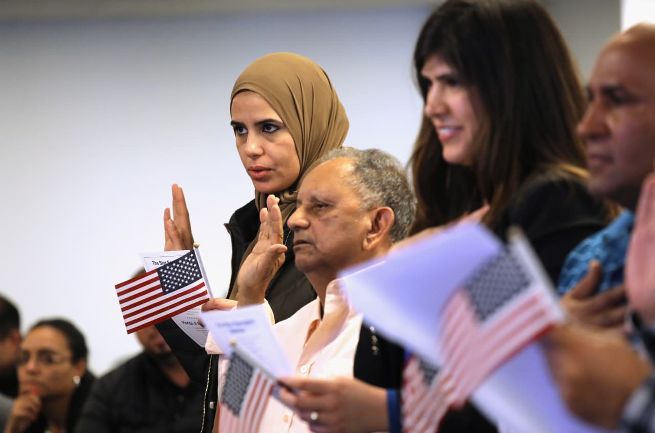 Un informe interno de la oficina del Censo advirtió en septiembre del aumento del temor entre los inmigrantes a las preguntas sobre ciudadanía