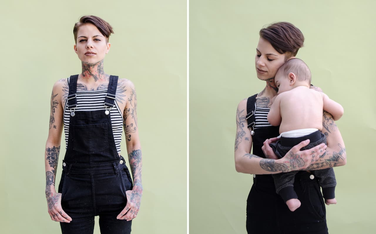 La idea surgió cuando Sánchez comenzó a llevar a su hijo a la guardería y las otras madres comentaron que "no parecía una madre", por su juventud y su aspecto físico.