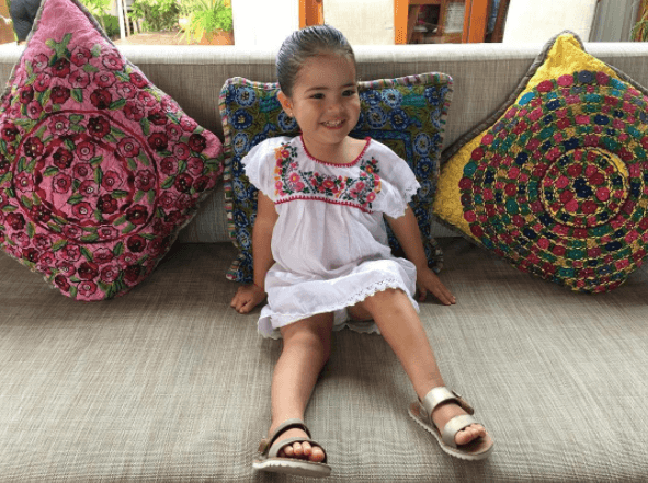 Con un look muy a la mexicana, la sonrisa de Giulietta es su mejor accesorio.