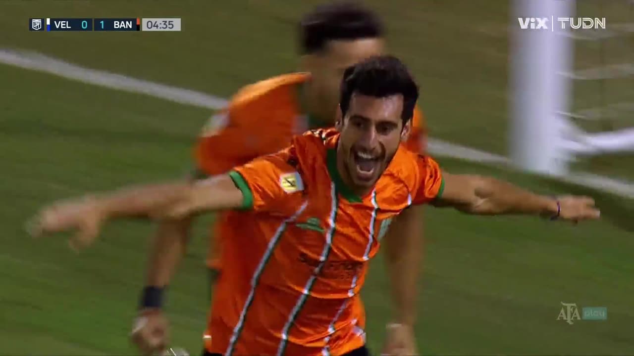 ¡Primer taladrazo! De visita, Banfield abre la cuenta 0-1 sobre Vélez
