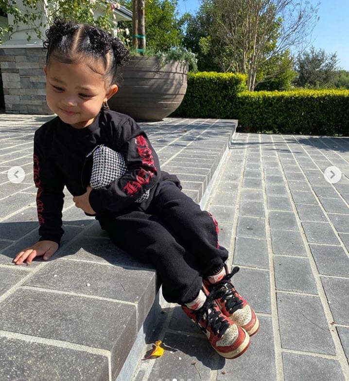 Las fotos de Stormi generaron muchas reacciones, entre ellas las de sus famosas tías.