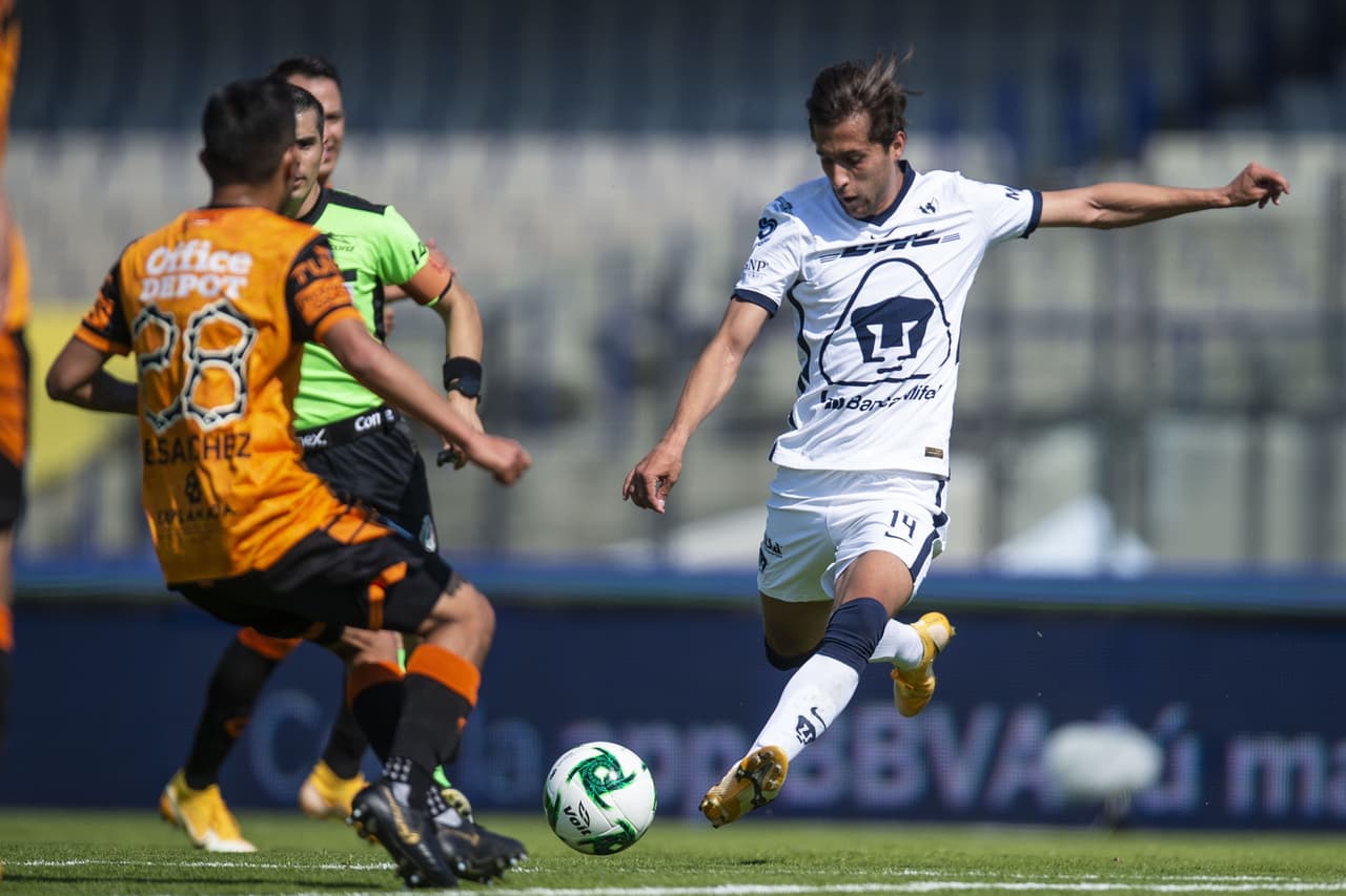 Carlos Gutiérrez – Carlos jugaba en las fuerzas básicas donde demostró su calidad y justo después de ese torneo comenzó a ser considerado en el primer equipo.
<br>