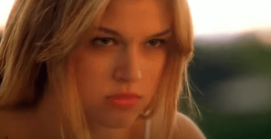 Adrianne Palicki como Supergirl en 'Smallville'