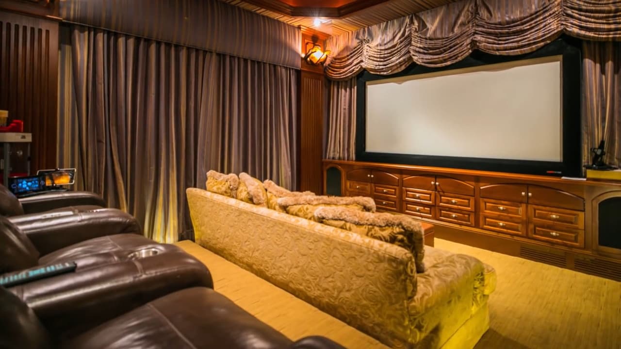 La probable adquisición de la lujosa mansión de Palm Springs significaría su regreso al mercado inmobiliario tras las largas remodelaciones de su casa en Hidden Hills y el fracaso con el condominio de Miami.