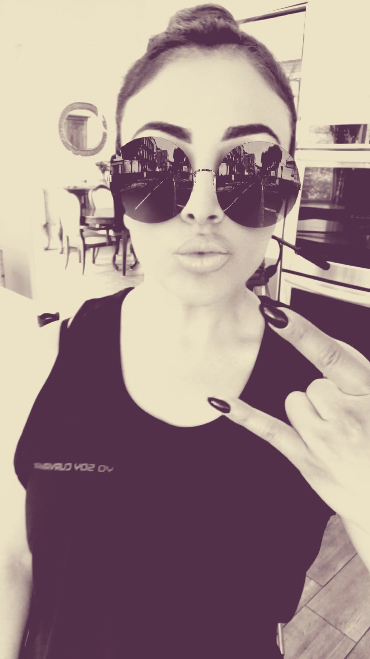 Aquí con toda la actitud de una mujer sin pelos en la lengua.