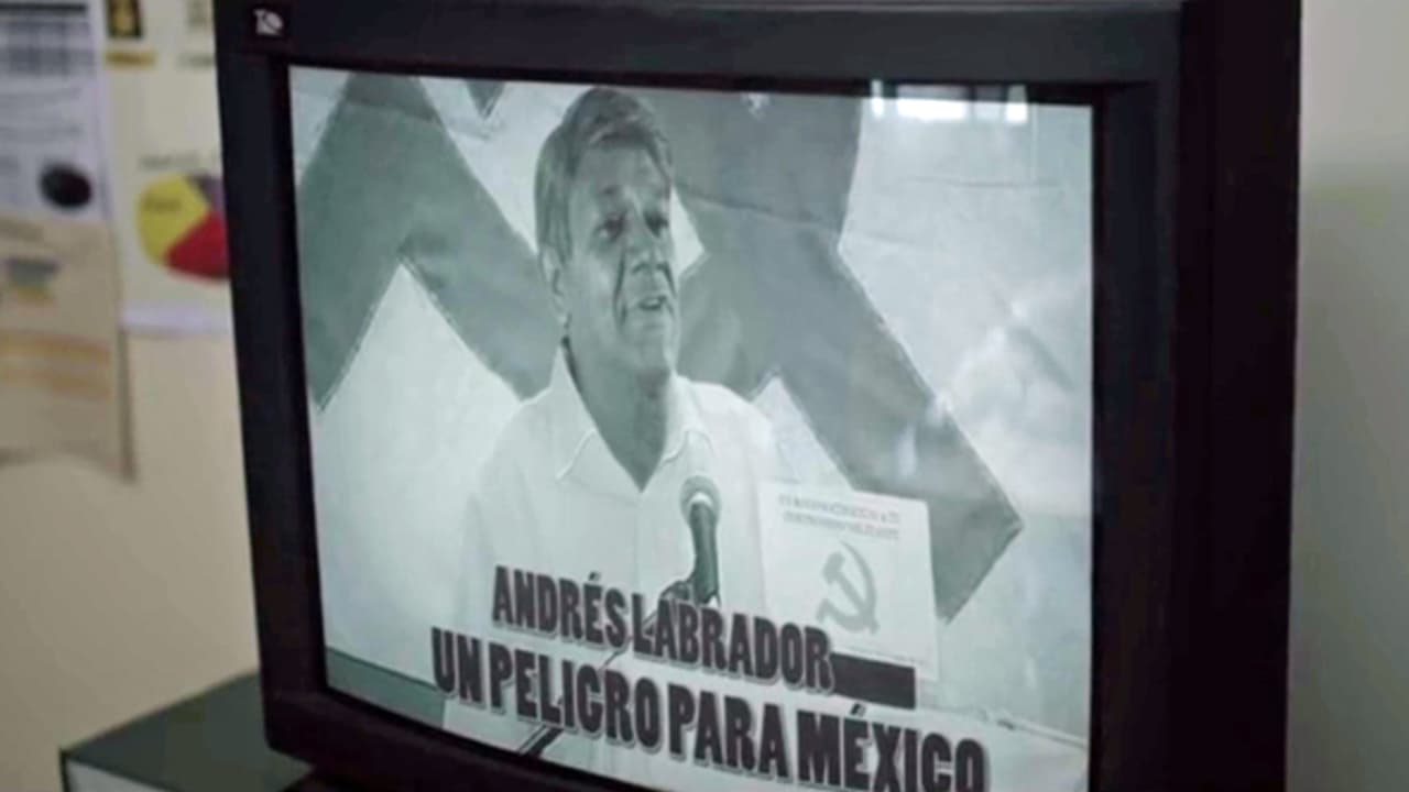 ‘Don Sol’ estaba dispuesto a tumbar a Labrador de las preferencias electorales y preparó un golpe más. Unas fotografías truqueadas que mostraban a Andrés Labrador como un peligro para México en un spot publicitario servirían para dañar un poco más su imagen.