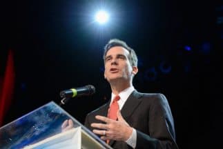 El alcalde de Los Ángeles ofrecerá refugio temporal a niños inmigrantes