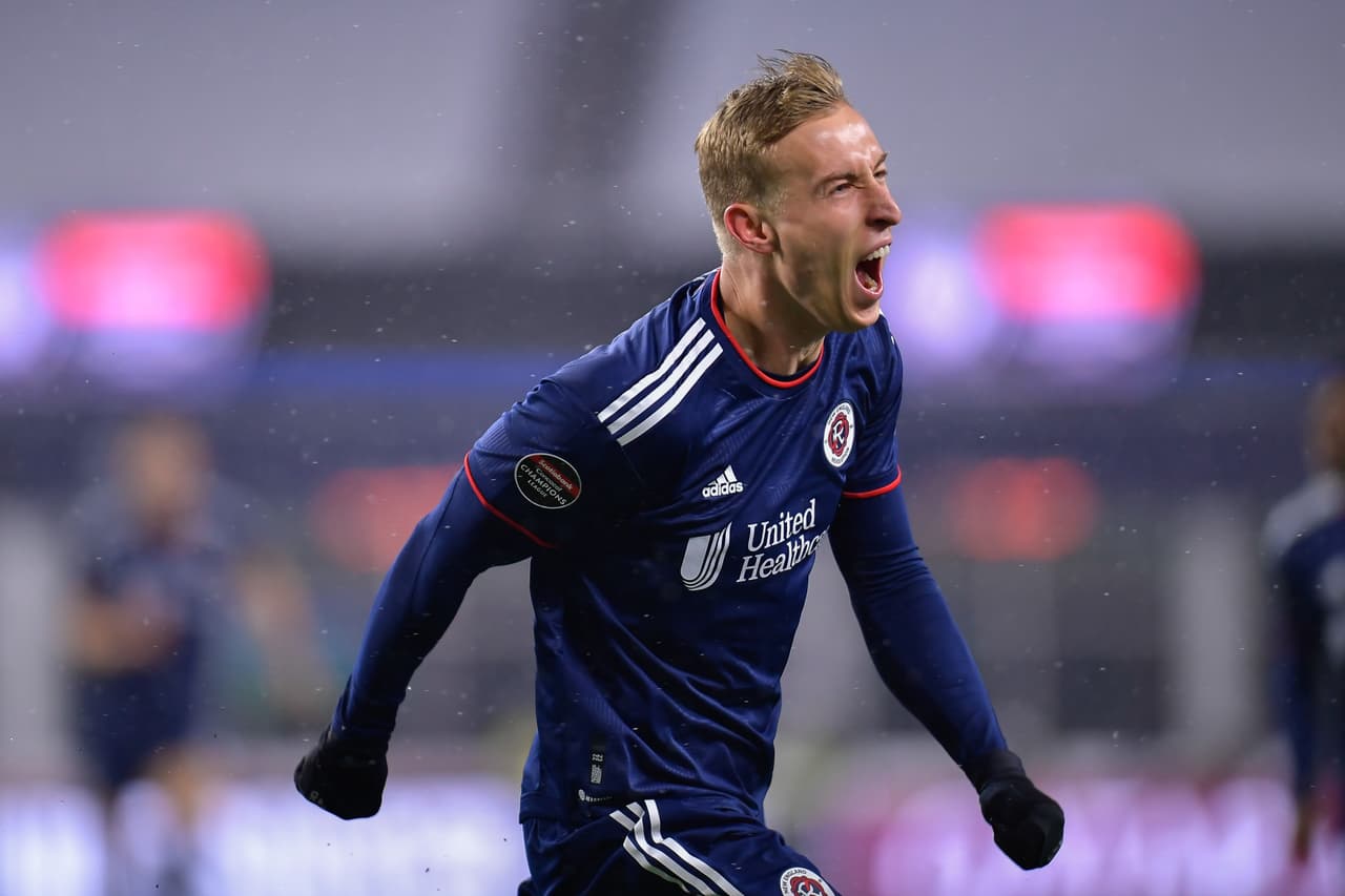 New England Revolution fue muy superior a los Pumas y se impuso gracias a un doblete de Adam Buksa y otro tanto de Sebastian Lletget.