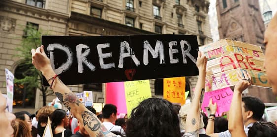 Director de ICE dice que irá por los 'dreamers' si el Supremo cancela DACA: ¿Pueden ser deportados de forma expedita?