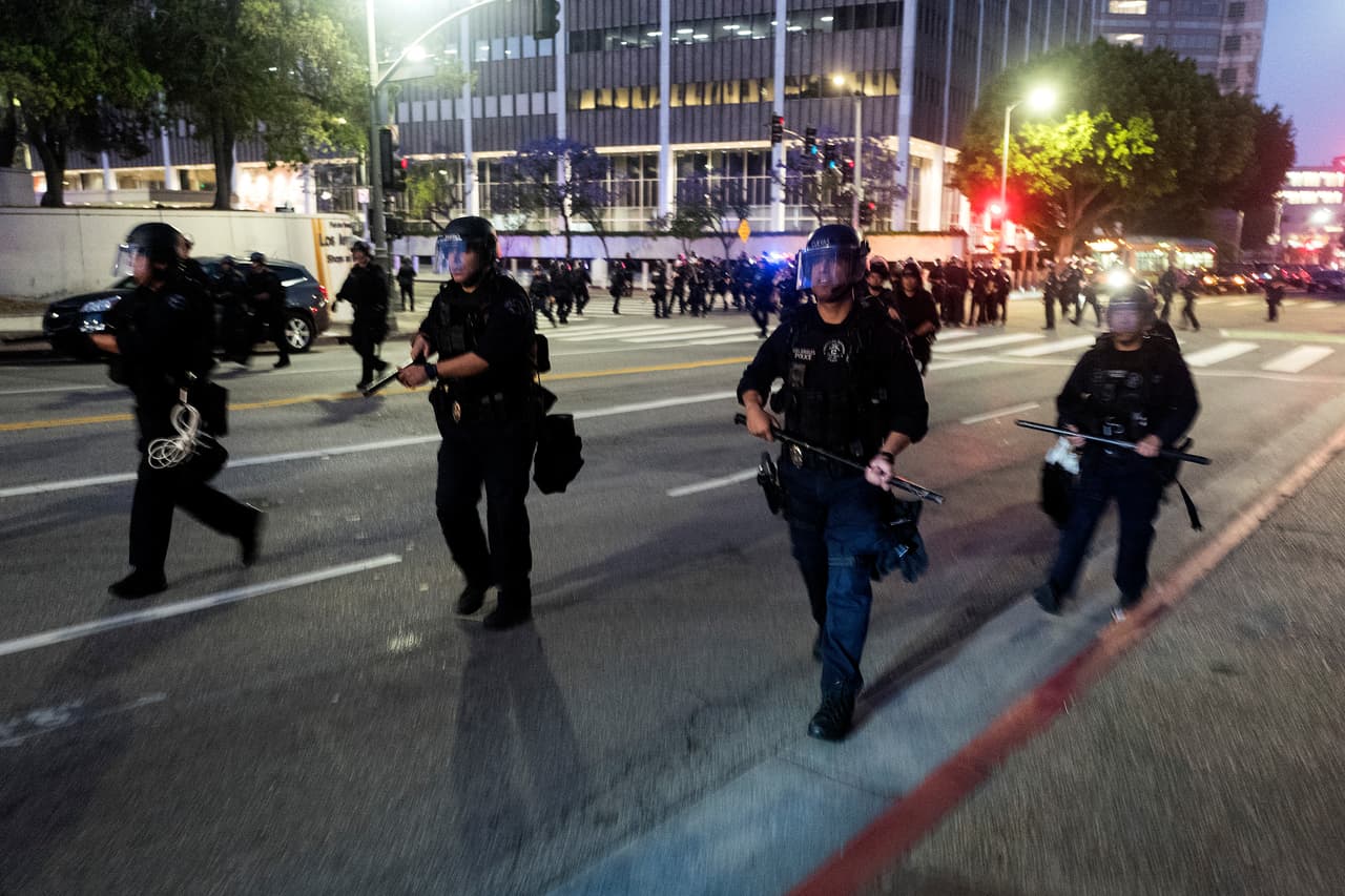 "La violencia es injustificada y le quita el mensajea sus demandas. Insto a todos a protestar pacíficamente por el bien de la seguridad pública de todos", se lee en el mensaje de Villanueva.