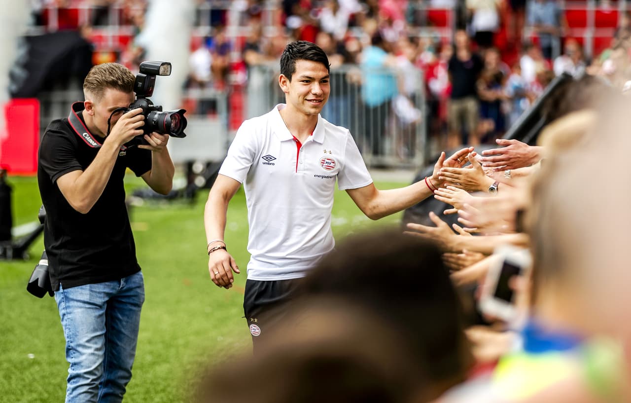 Sin embargo, su momento clave fue la llegada al PSV Eindhoven, donde fue recibido como un ídolo y gran figura del equipo.