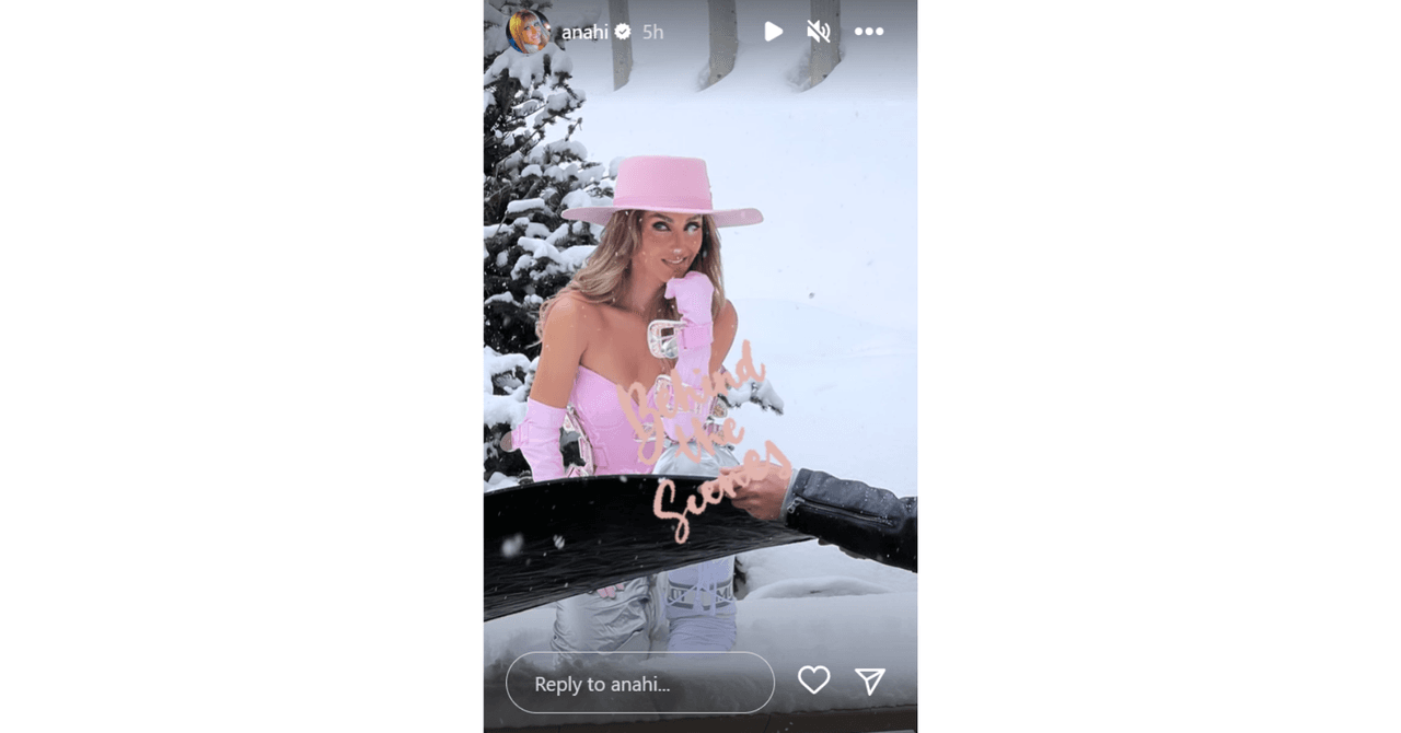 Anahí revivió a Mía Colucci en una sesión de fotos