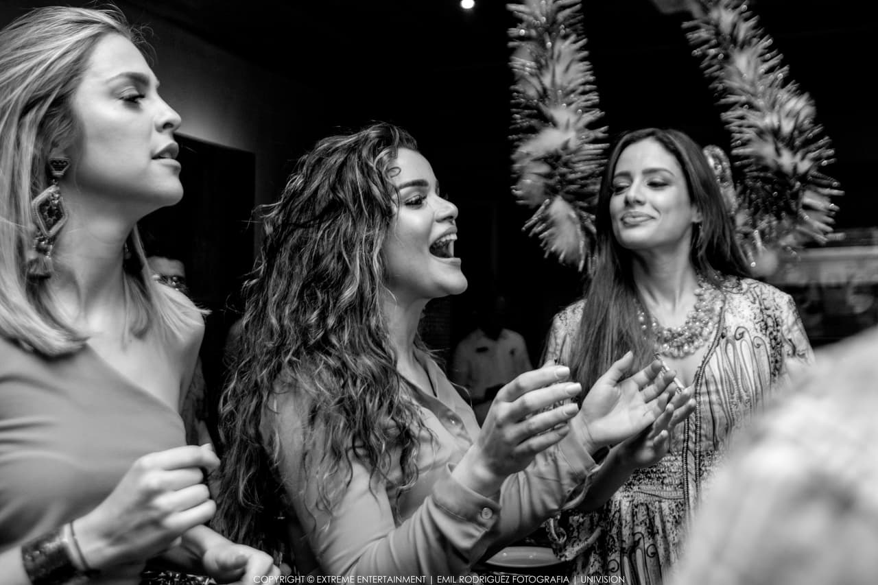 Esa noche las chicas fueron recibidas con una espectacular cena de bienvenida en Santiago de los Caballeros, ciudad de origen de Clarissa Molina.