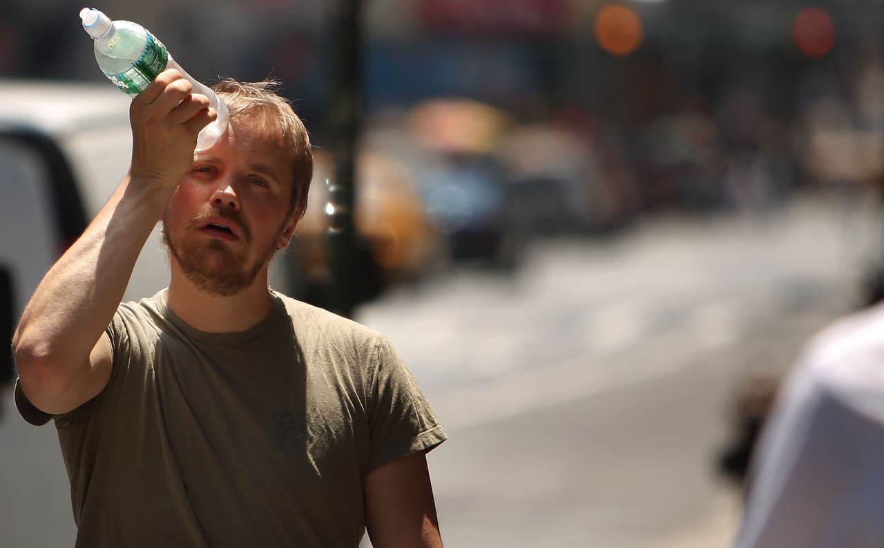 Si ves una tienda que derrocha aire acondicionado con sus puertas abiertas, ahora los puedes denunciar
