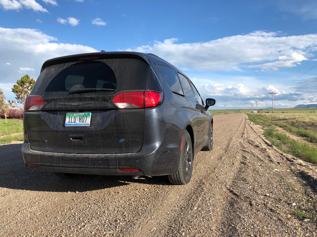 Luca (12) maneja por primera vez sobre una pista de gravilla en 'medio de la nada' en Kansas.