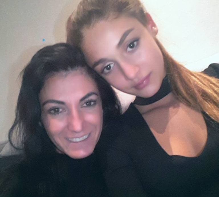 En una reseña que publicó 
<b><a href="https://www.univision.com/entretenimiento/hija-de-tony-bravo-en-prision-por-asesinato-asesto-mas-de-50-punaladas-a-su-pareja" target="_blank">Univision Digital</a></b> el 7 de octubre de 2017, se informó que Tanús dijo que durante la pelea su novio la "amenazó" con matarla y "que iba a violar" a sus hijas. 
<b>"(Dijo) que él era el diablo"</b>, aseguró.
<br>