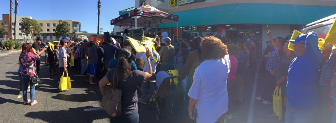 Raúl 'El Pelón', Carla Medrano y El Feo se enamoraron del cariño por parte de sus seguidores en San Diego.