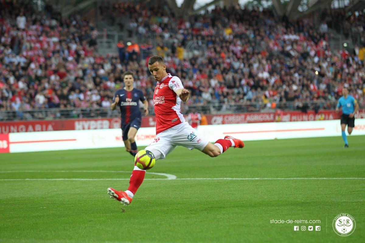 Rahman Baba (36'), Mathieu Cafaro (56') y el argentino Pablo Chavarria (90') anotaron los goles del Reims ante el campeón de Francia.