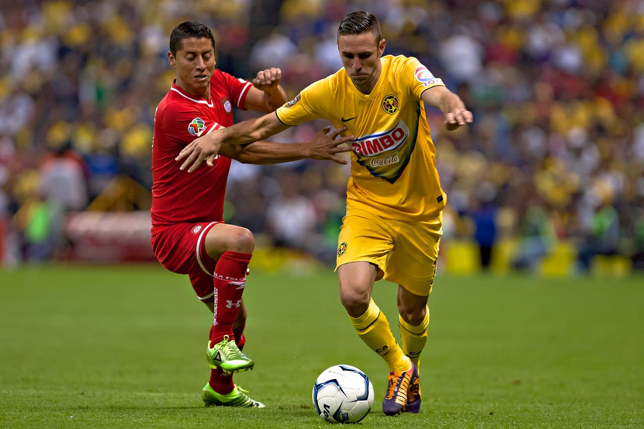 El defensa, aún con 22 años, retomó el camino y se consolidó con las Águilas, con las que de a poco ganó confianza y luego protagonismo en el equipo dirigido por Miguel Herrera.