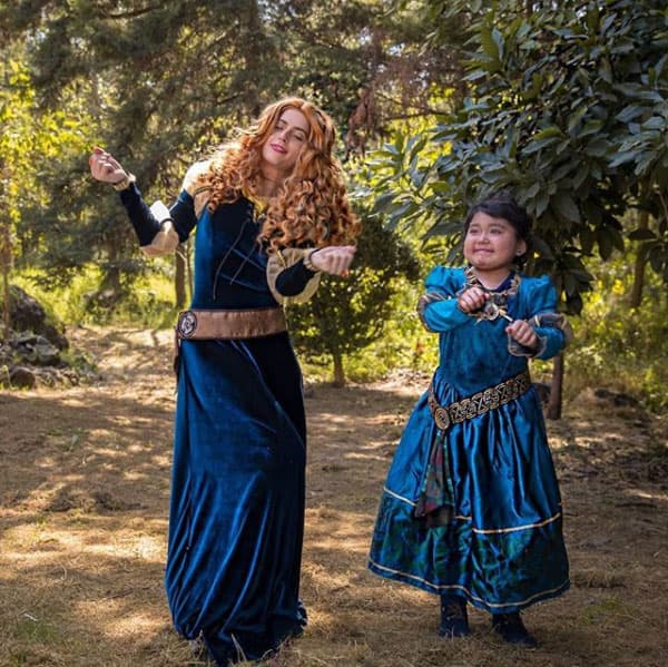 Ellas se disfrazaron de 'Mérida', la princesa de la película animada 'Valiente'.