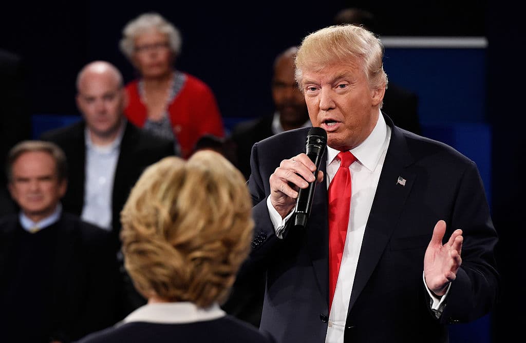 Trump responde al video lascivo apelando a que él acabará con ISIS y que lo demás son palabras