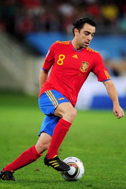 A sus 34 años, el español ha metido 69 goles y es centrocampista del FC Barcelona.