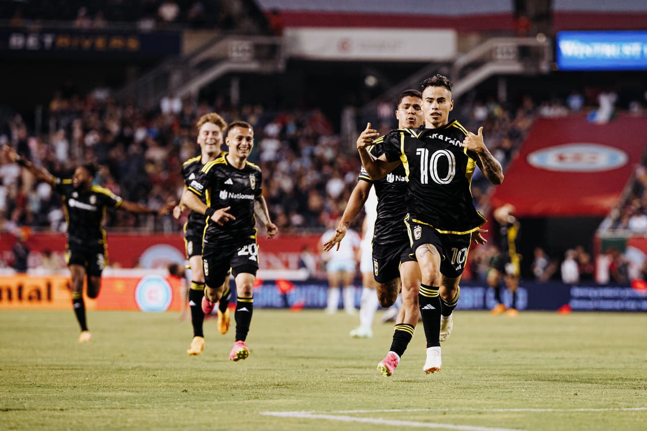 ¡Antológico golazo de media cancha! Genialidad total de Lucas Zelarayán
