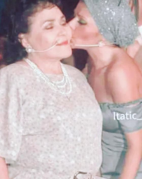 "Carmen era de las primeras que me enseñó que siempre hay que dar una buena cara al público, a pesar de nuestros problemas", dijo Cantoral.
<br>