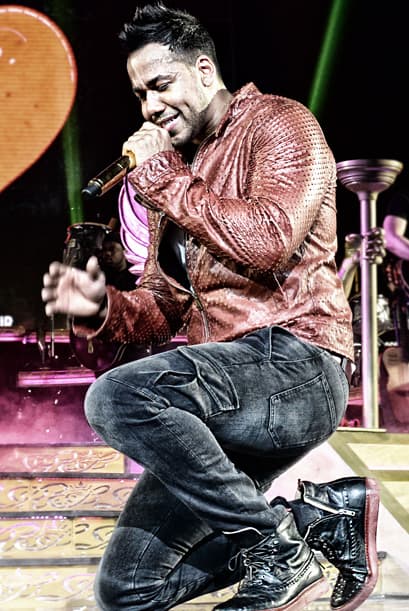 Este hombre es una máquina de éxitos y cada cosa que hace lo pone en la cumbre.