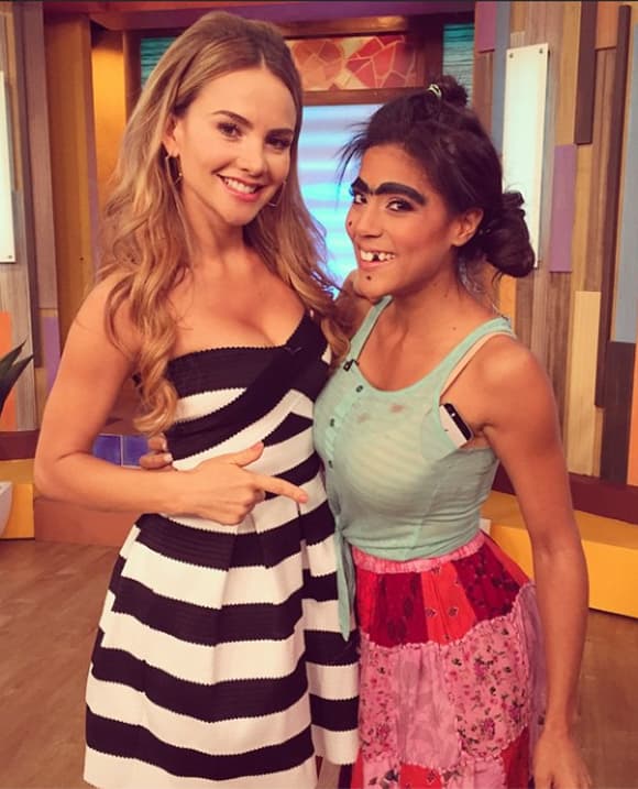 'Hoy disfrutando con #mela ¡Feliz día para todos!', deseó Ximena. (Mayo 25, 2015)