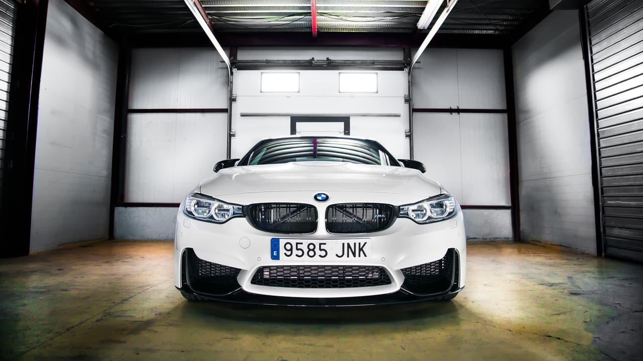 El BMW M4 CS 2017 cuenta con el típico aspecto amenazante de los M3 del pasado.