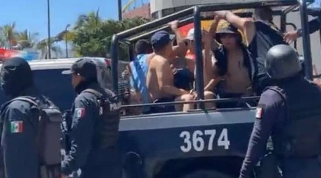 Aficionados del América son arrestados en Mazatlán por disturbios