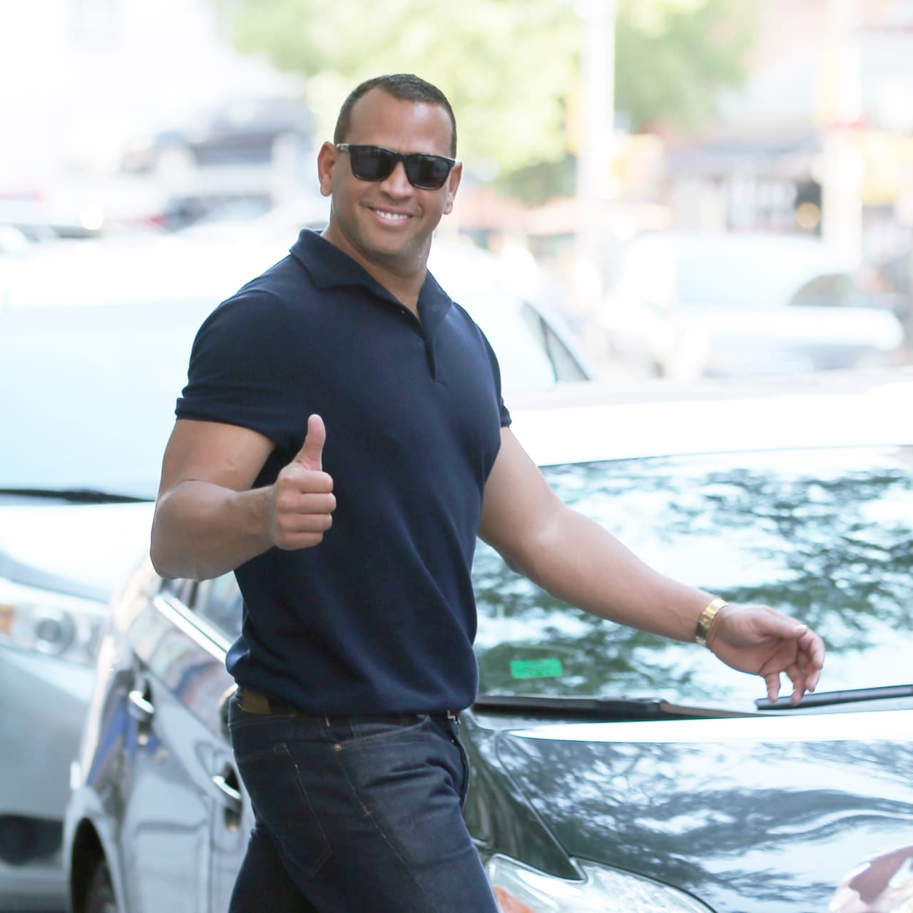 Días después del rompimiento con JLo, el expelotero informó a sus seguidores que había bajado de peso por haber dejado las papitas, pero 
<b><a href="https://www.univision.com/famosos/alex-rodriguez-nuevo-cuerpo-dieta-ruptura-jennifer-lopez" target="_blank">sus fans atribuyeron su bajada de peso a la falta de apetito</a></b> ocasionada por mal de amor, algo conocido popularmente como 'lipotusa'.