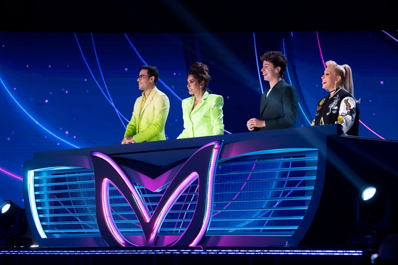 Por obra del destino, Carlos Rivera y Galilea Montijo acudieron a la tercera emisión de ¿Quién Es La Máscara? 2023 con un atuendo coordinado en un vivo color verde. Debido a eso decidieron hacer equipo como el “Señor Intuición” y la “Señora Corazonada”.
<br>