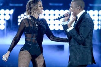 Beyoncé y Jay Z proyectan video de su boda en arranque de su gira 'On The Run Tour'