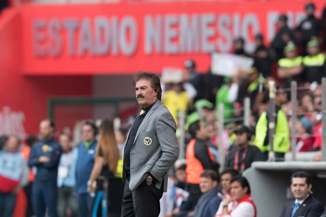 En la jornada 2 (del debut) enfrentó al Toluca, donde actuó Rubens Sambueza, estrella del América que el 'Bigotón' sacó en el draft. Los 'diablos rojos' ganaron por 2-1.