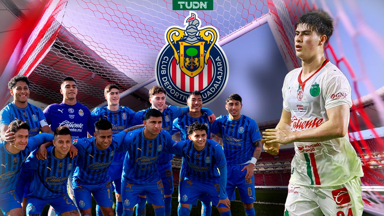 ¿Nadie se fijó? Hormiga juega con playera diferente a la de sus compañeros