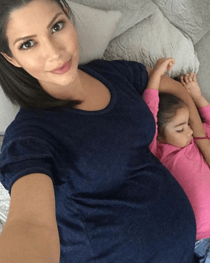 Ana Patricia cuenta los días para tener a su segundo hijo: un bebé varón ya viene en camino.