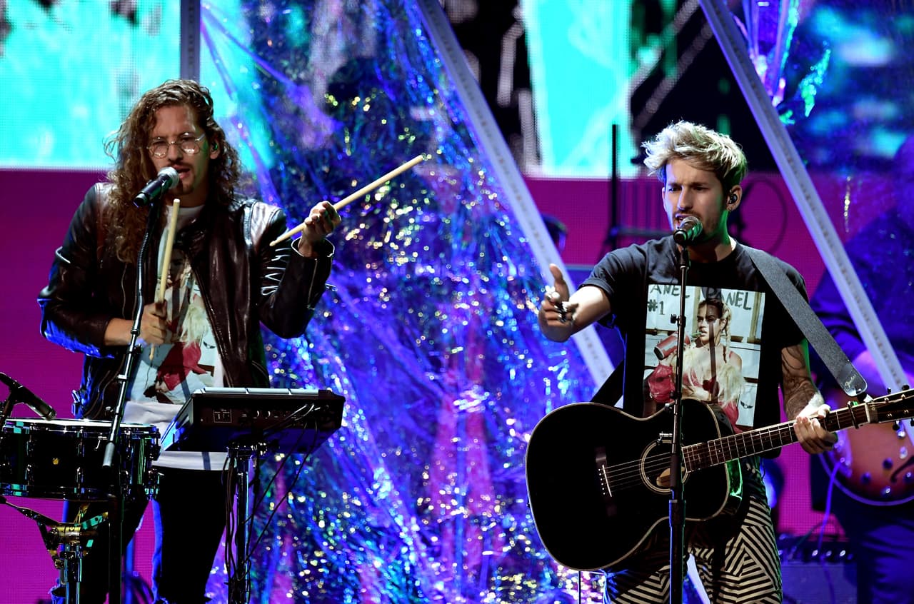 Mau y Ricky. La primera vez para los hermanos Montaner. Nos tienen una sopresa junto a su padre.