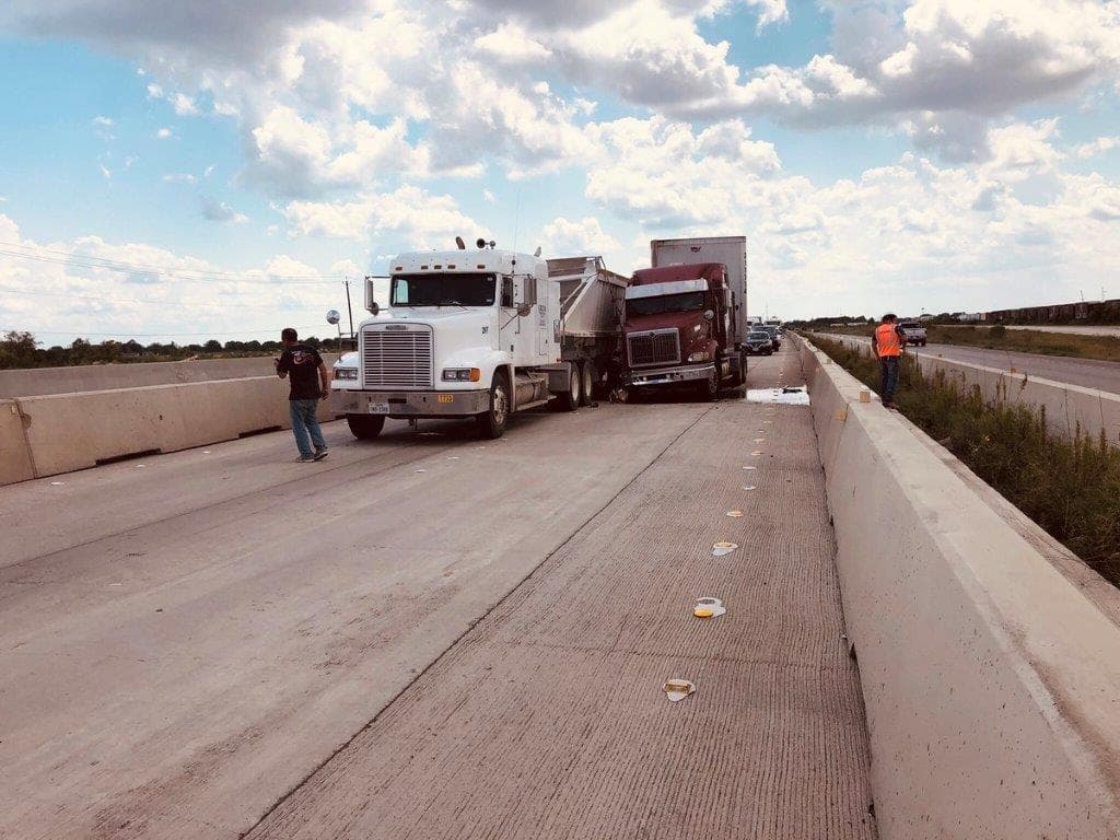 Accidente al suroeste de Houston provoca cierre de carreteras