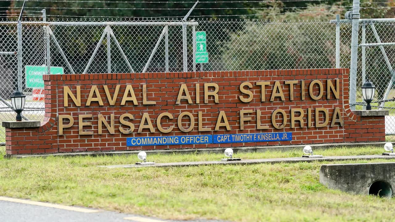 Abren nuevamente la base aérea naval en Pensacola luego de recibir una amenaza de bomba

